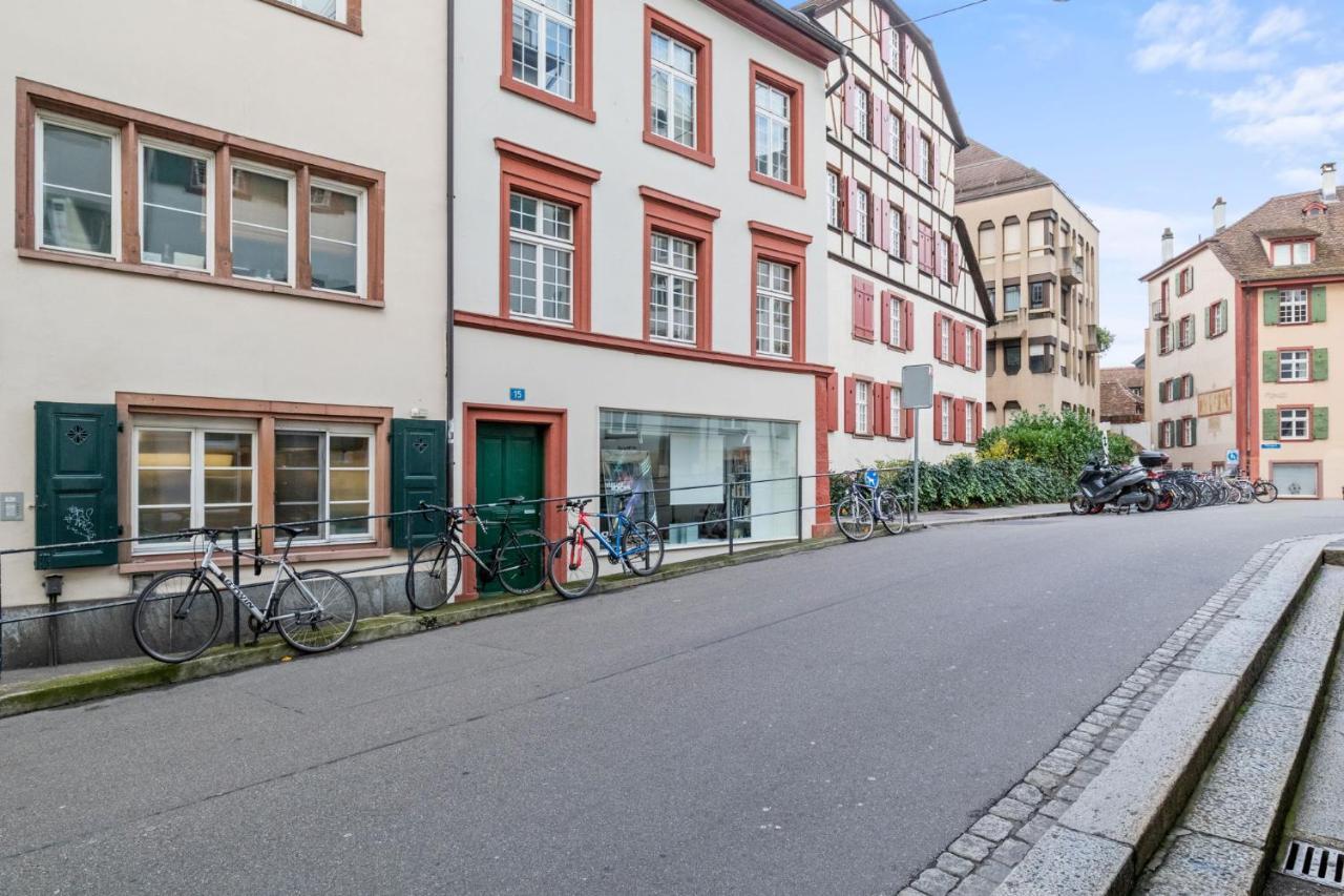 True Basel - Stadtwohnung I Rheinblick Esterno foto